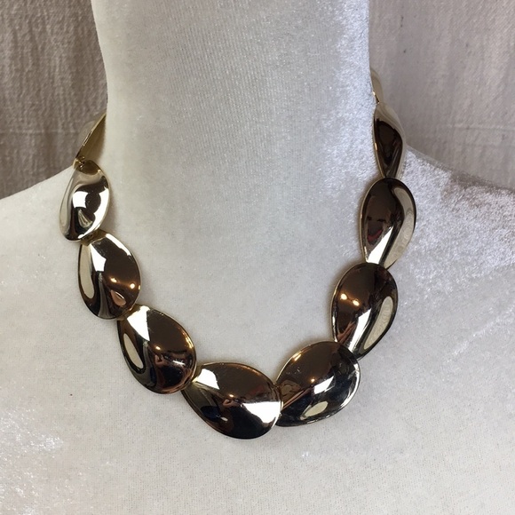 Gold tone Metal Teardrop Statement Necklace Set - Picture 7 of 7